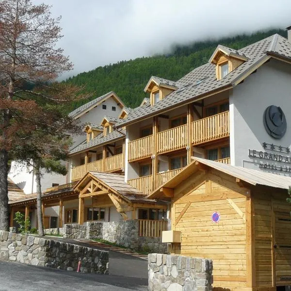 라 살르 레 알프에 위치한 호텔 Le Grand Aigle, Friendly Hotel & Spa