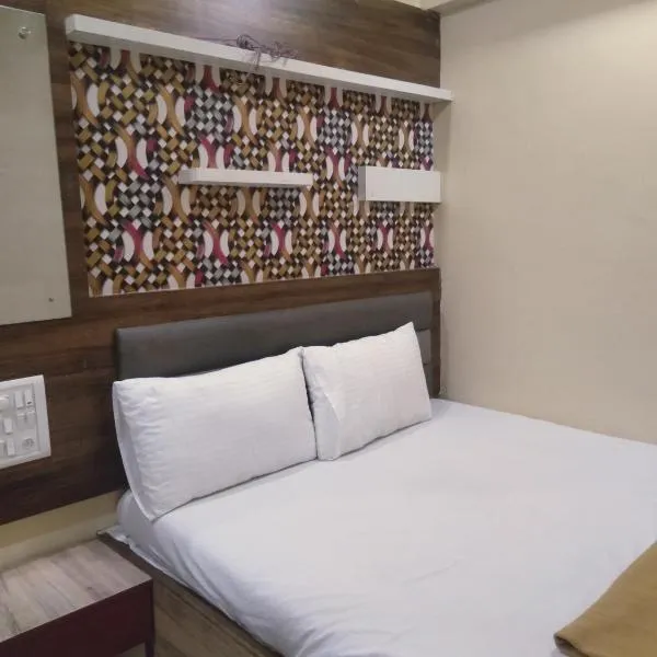 Soni Punjab Guest House, hotel em Nova Bombaim