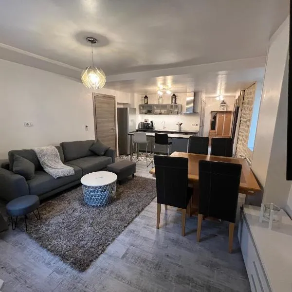 Logement entier : Superbe appartement centre ville, khách sạn ở Champagnole