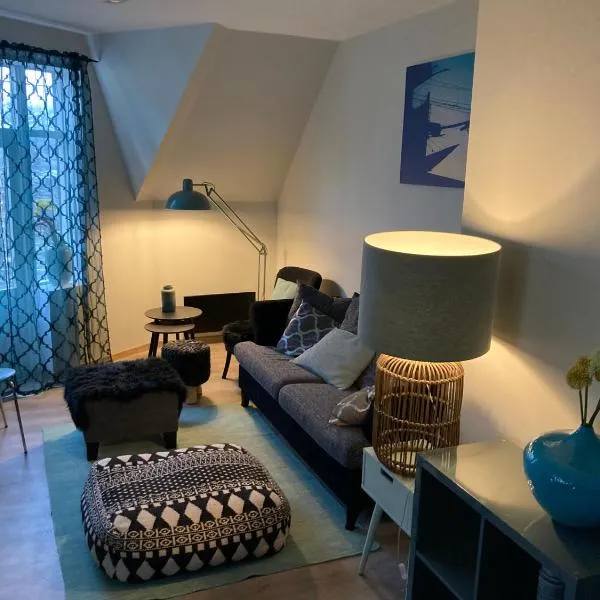 Downtown Historical House with Renovated apartments free P near, hotel in Ålesund