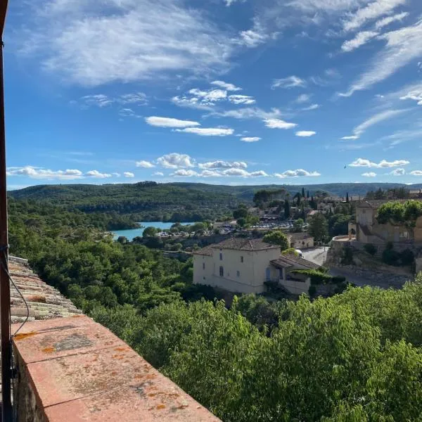 La maison du Château, hotel v destinaci Esparron-de-Verdon