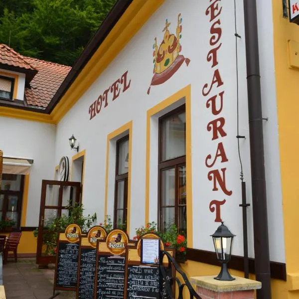 Hotel Koruna, hotel di Karlštejn