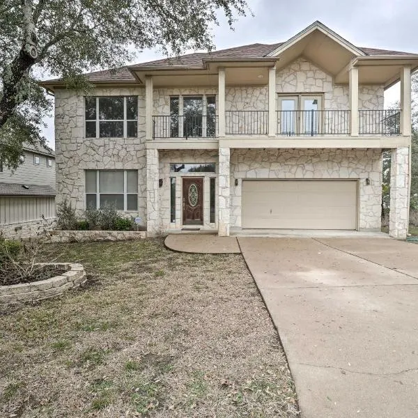 Airy Villa in Austin with BadmintonandVolleyball Court