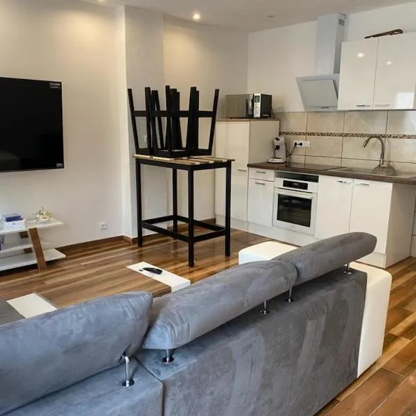 Superbe appartement pour 4 personnes, hotel i Boujan-sur-Libron