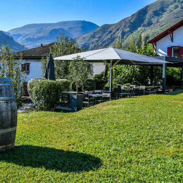 Logis Hôtel du Chêne, hotel di Itxassou