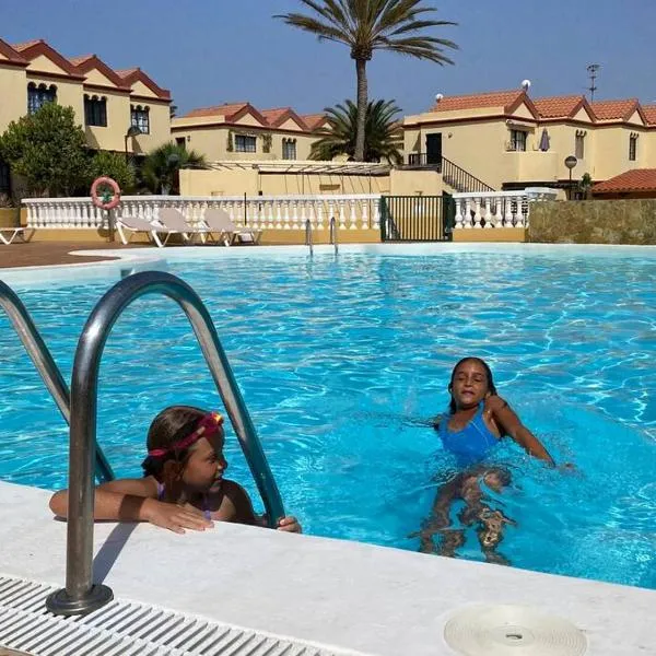Fuerte Holiday M&M Apartaments, hotel in Costa Calma