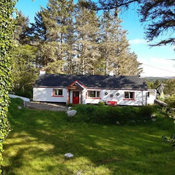 Back2Roots - Beautifully Restored Cottage, Doochary, hotel v destinaci Doochary