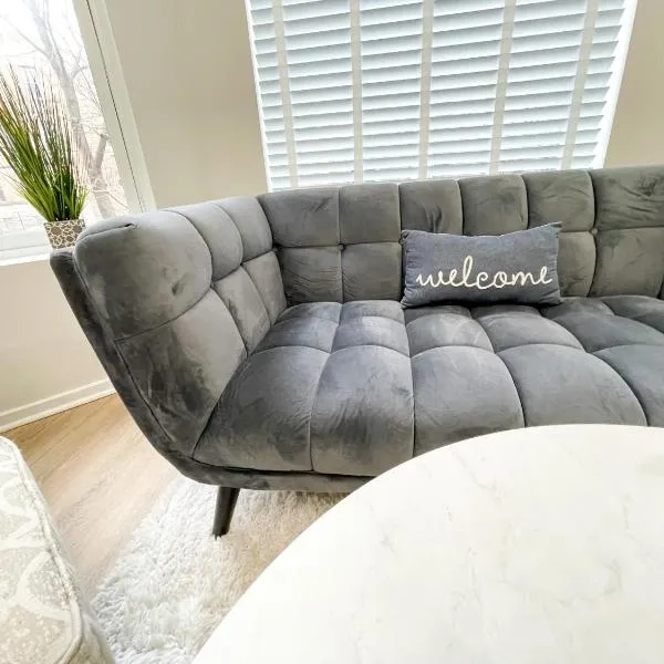 Wrigleyville Friends Unit - 5bdrm, hotel v destinaci Chicago