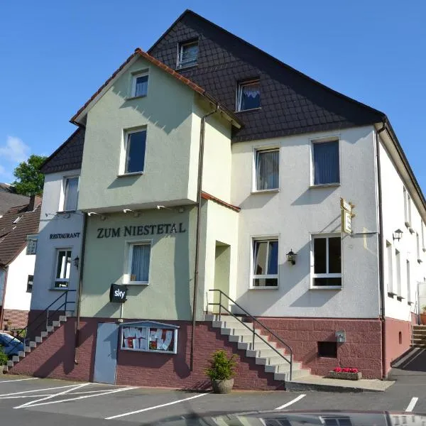 Viesnīca Landhotel Zum Niestetal pilsētā Heiligenrode