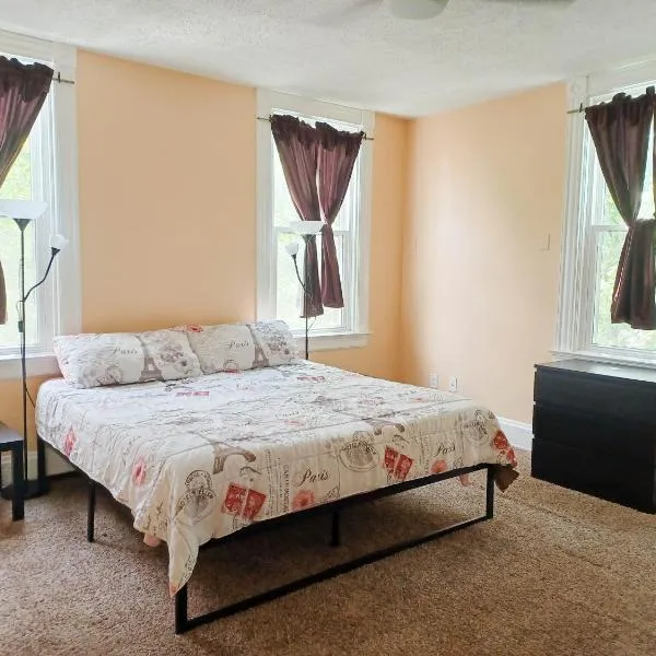 Huge 2 Bedroom House in the Heart of Northside!, hotel in Cincinnati