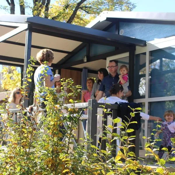Camping Les Feuilles Chauffailles, hotel v destinaci Chauffailles
