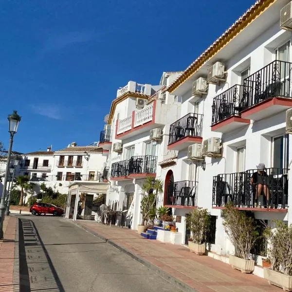 Apartamentos Balcón de Maro, hotell i Maro
