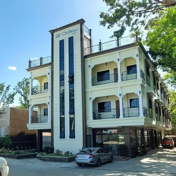 Le Chateau Residences, hotel v destinaci Bacolod