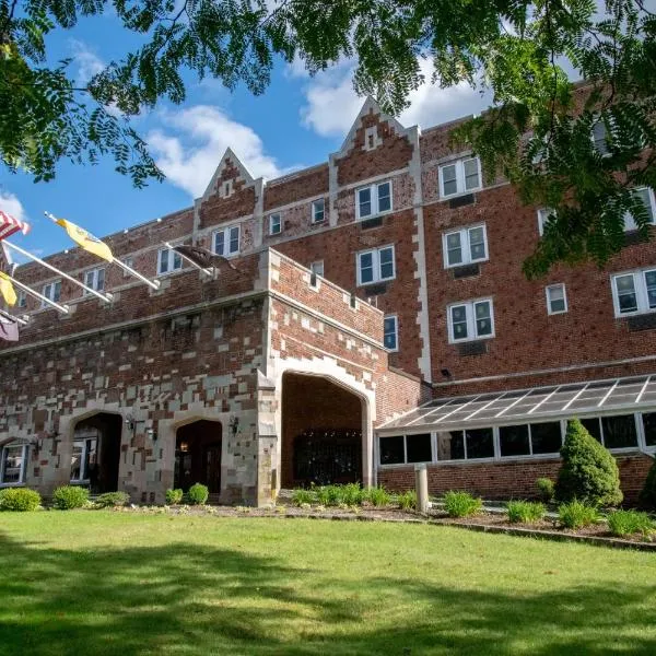 The Grand Summit Hotel, hotel in New Providence