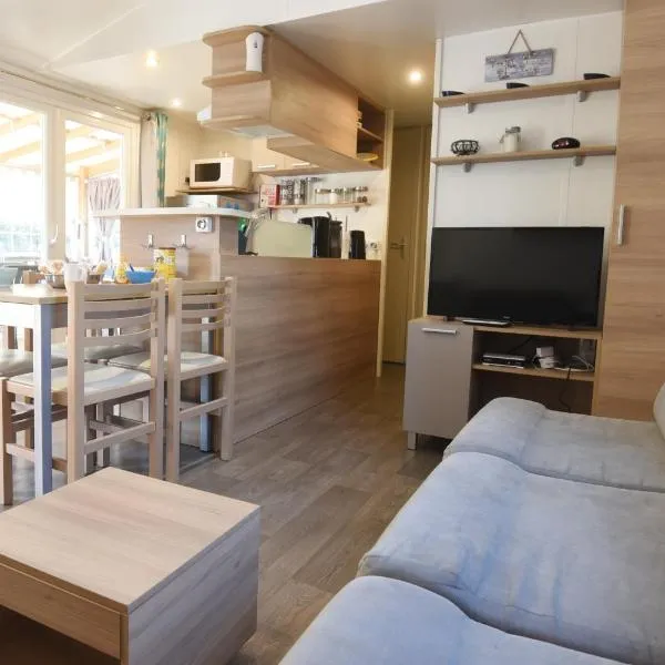 Mobil Home 8 personnes, hotel em Les Mathes