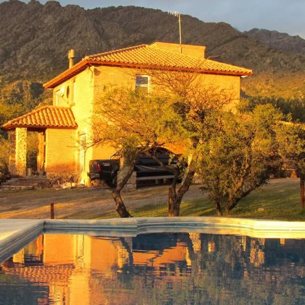 Cabañas de Montaña San Miguel, hotel v destinaci Cortaderas