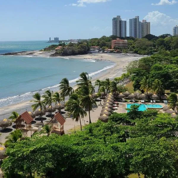 Fantastic Beach condo with pool and mountain views, hotel en Nueva Gorgona