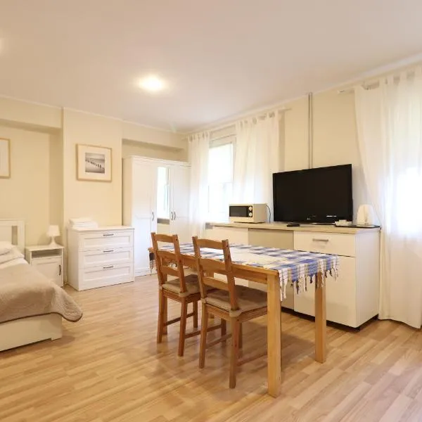 Wood Creek Apartments, hotel in Wrocław