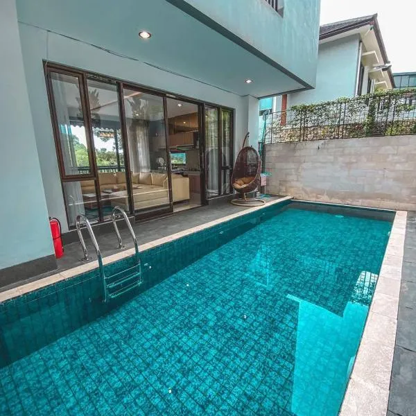Platinum Dago Resort villa 15px Private Pool Bandung, hotel in Bengkok