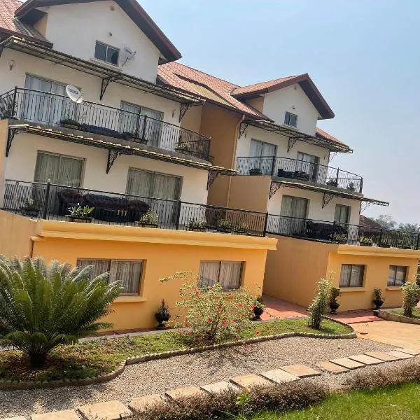 Domaine des Maldives, hotel v destinaci Yaoundé