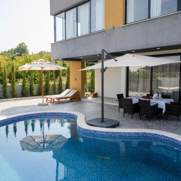 Luxury Scandinavian, hotel v destinaci Ulcinj