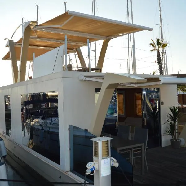 Casa flotante con encanto en San Pedro del Pinatar - Murcia, hotel en San Pedro del Pinatar