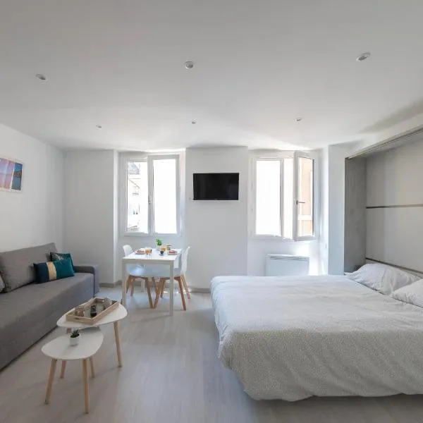 Studio lumineux Place de Lenche Panier Marseille, hotel di Marseille