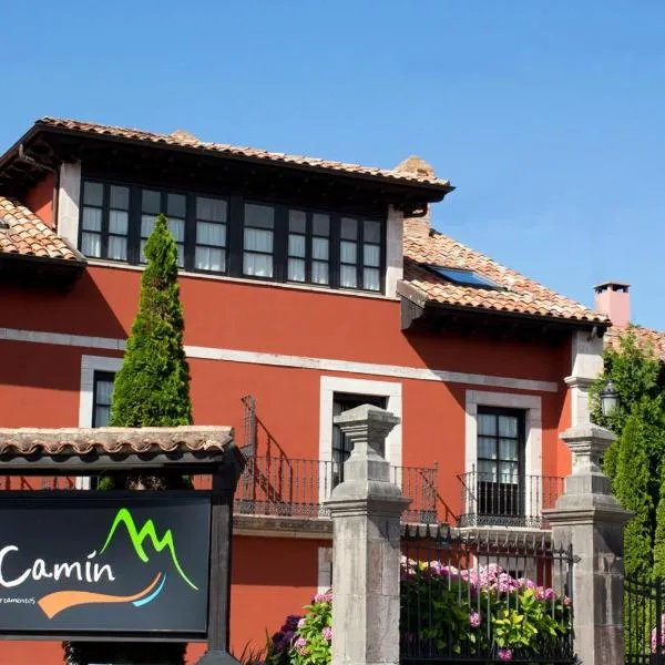 Hotel y Apartamentos El Camín, hotel di Llanes