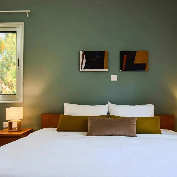 Phaedrus Living - City View Luxury Flat Harbour 03, hotel in Larnaka