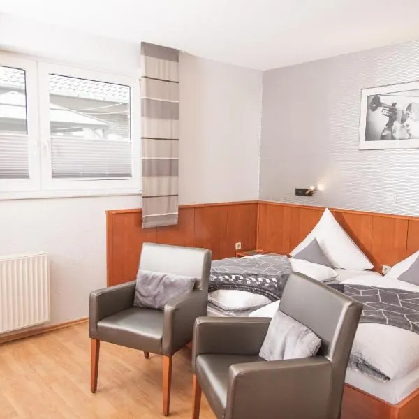 Kleines Hotel Westhus, hotel v destinaci Dörpen