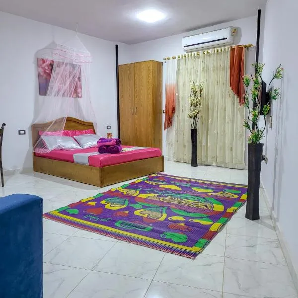 Apartment Place of Dreams near the sea RedSeaLine, hotel em El Gouna