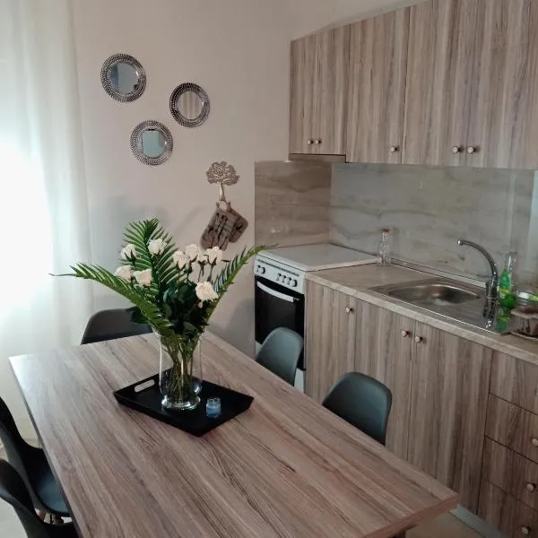 Roses 2, hotel Szkála Szotíroszban