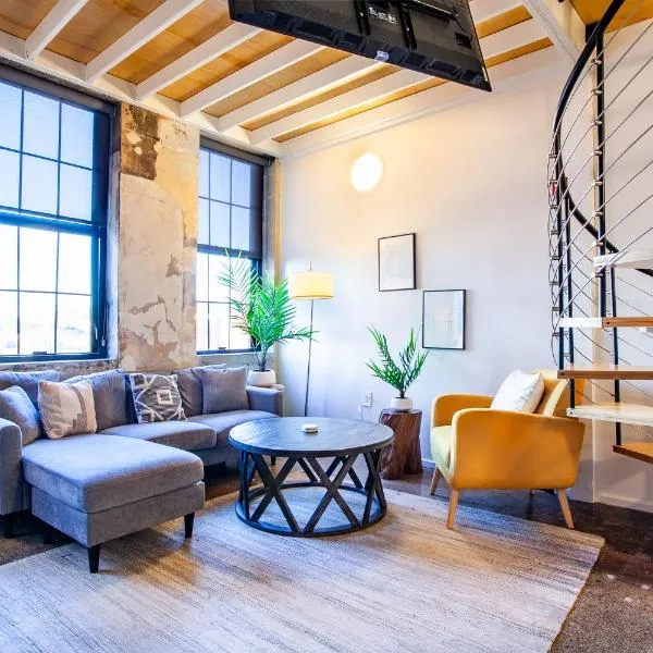 Sterchi Lofts Getaway - Downtown Knoxville, hotel in Knoxville