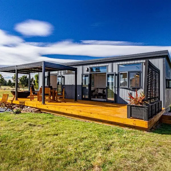 Mangateitei Views - Rangataua Tiny Home, hotel in Waiouru
