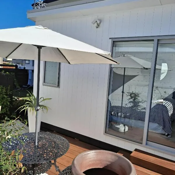 Pod bach on Tweed, hotel v destinaci Tauranga