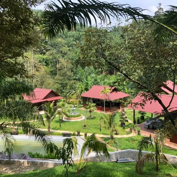 Kemuning Orchard Villaa, hotel a Kampong Peruntun