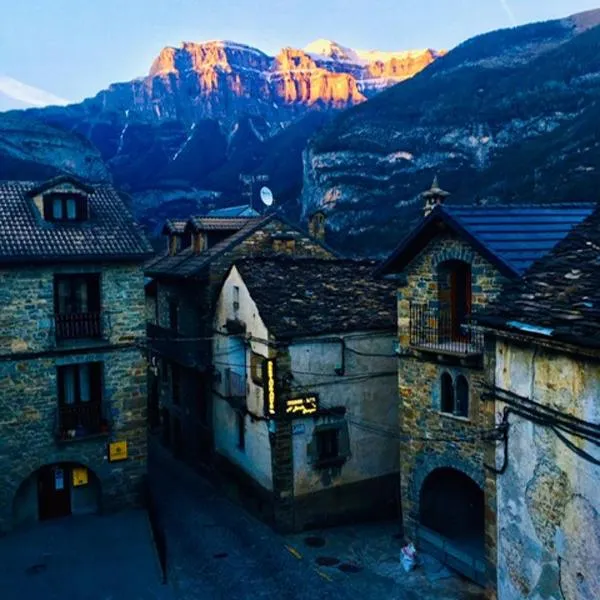 Apartamentos Valle de Ordesa-Torla, hotel in Torla