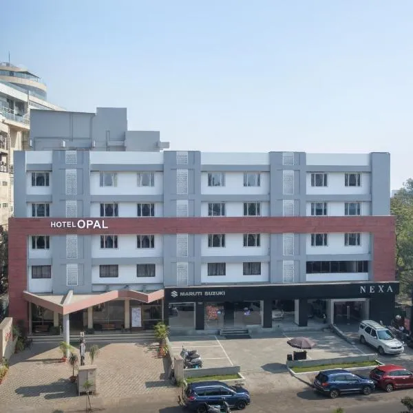 Hotel Opal, ξενοδοχείο σε Wadgaon