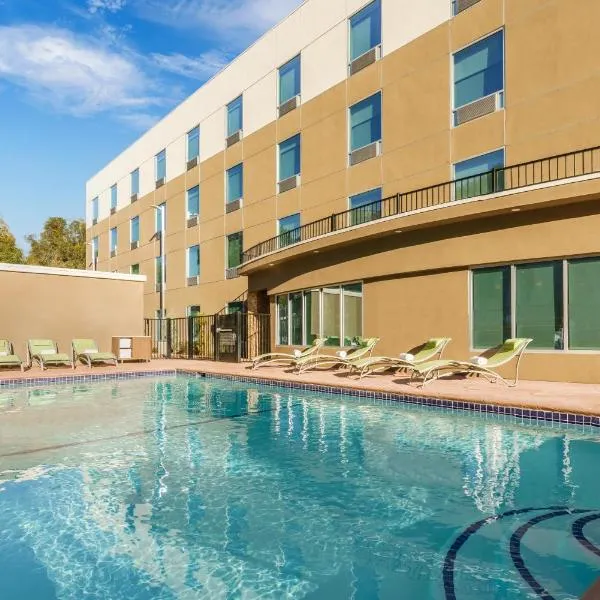 Holiday Inn Express & Suites Oakhurst-Yosemite Park Area by IHG, hotel em Oakhurst