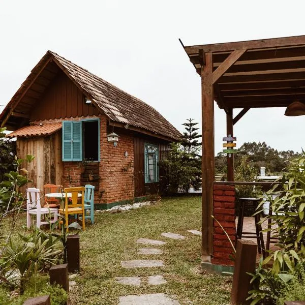 Chalé Sol com hidromassagem em meio a natureza, hotel v destinaci Piçarras