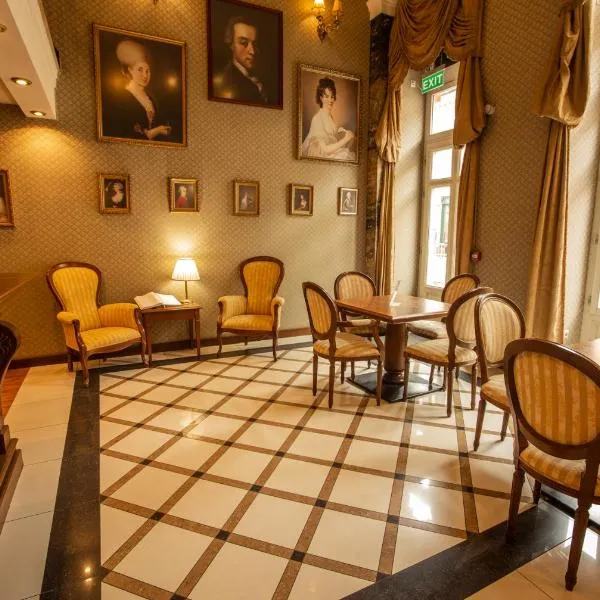 Mozart Hotel, hotel din Seghedin