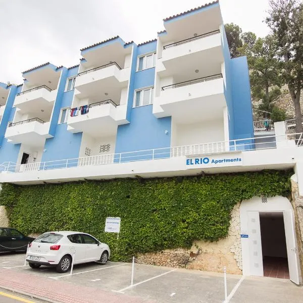 Apartamentos El Rio, hotel Cala Galdanában