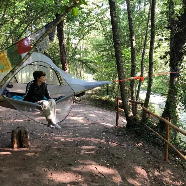 River Tribe Experience Camp, hotel v destinaci Laino Borgo