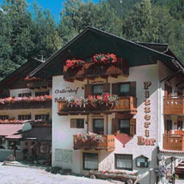 Hotel Ortlerhof, hotel in Martello