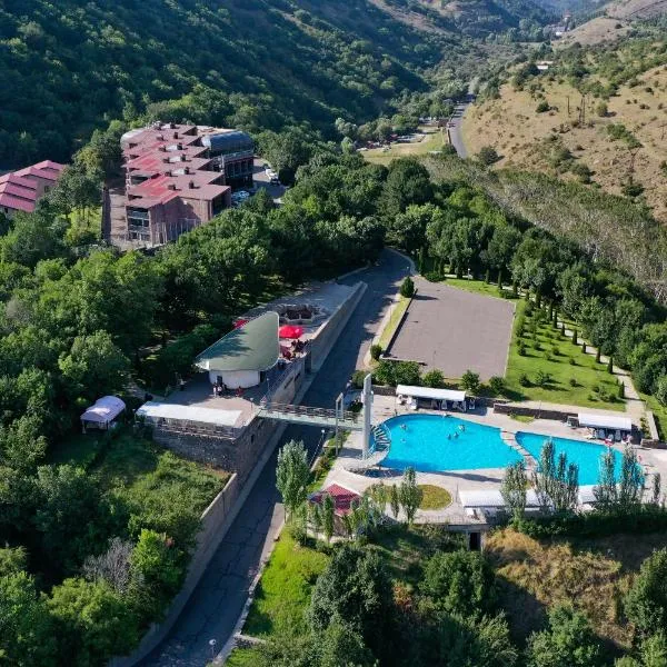 Best Resort Aghveran, hotel di Agveran