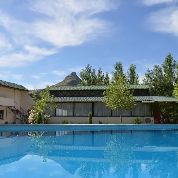Crossway Camping, hotel v destinaci Yeghegnadzor