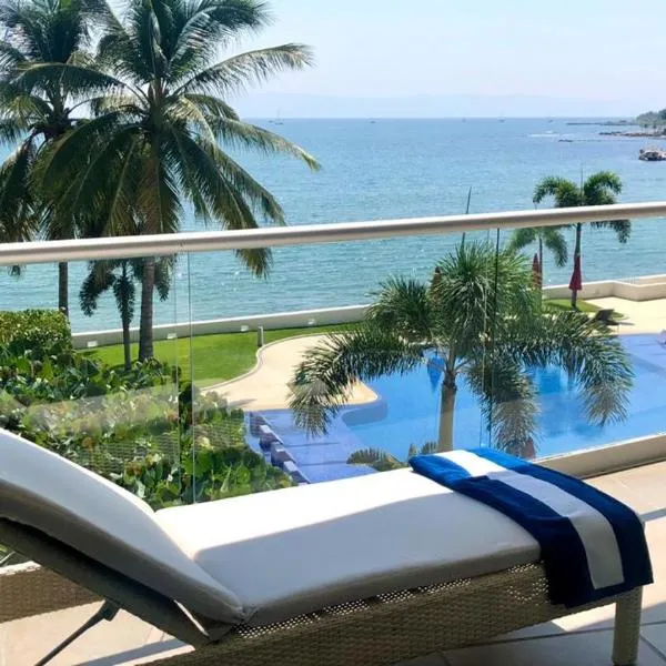 Beachfront Condo in Bucearías, khách sạn ở Bucerías