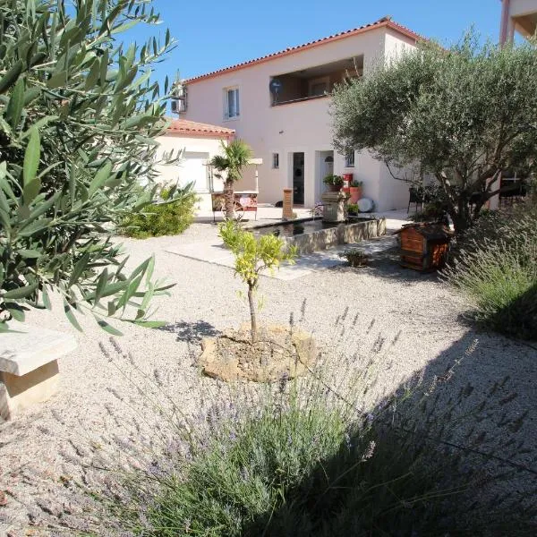 Hôtel et Résidence de la Transhumance, hotel in Mouriès