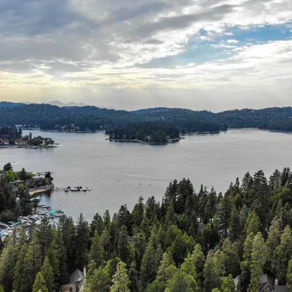 Lake house Cabin - Lake Arrowhead, hotel v destinaci Lake Arrowhead