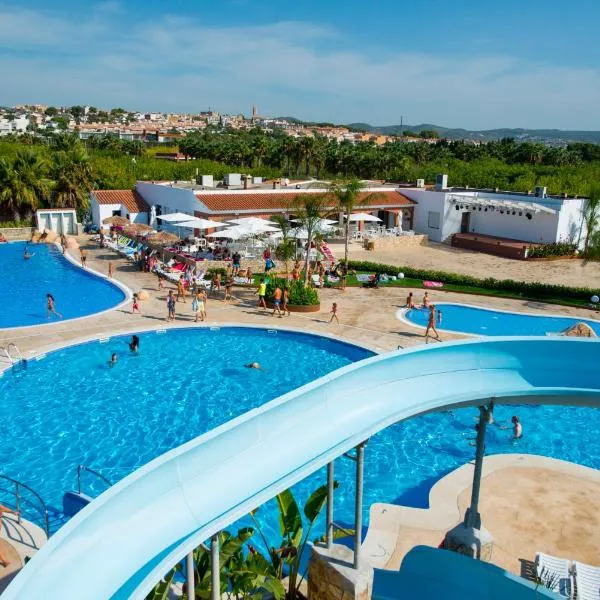 Creixell Camping & Family Resort, hotel v destinaci Creixell